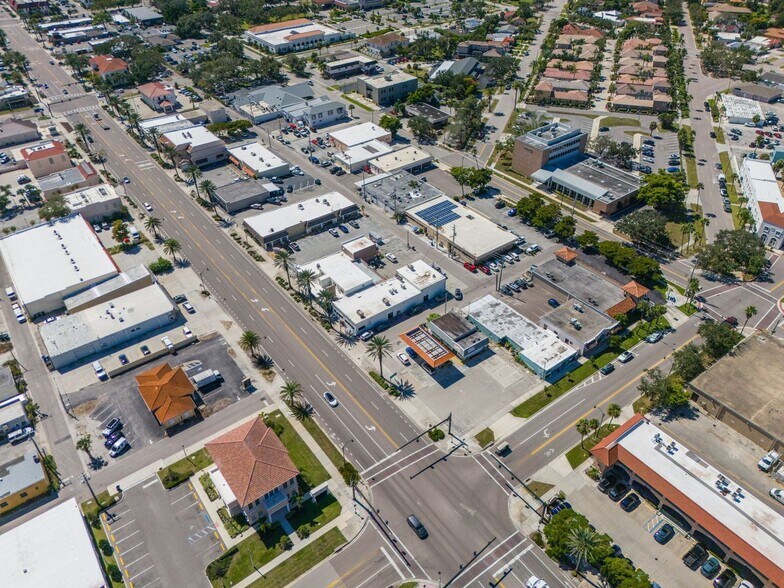 More Photos Of 212 Tamiami Trl S, Venice Restaurant For Sale