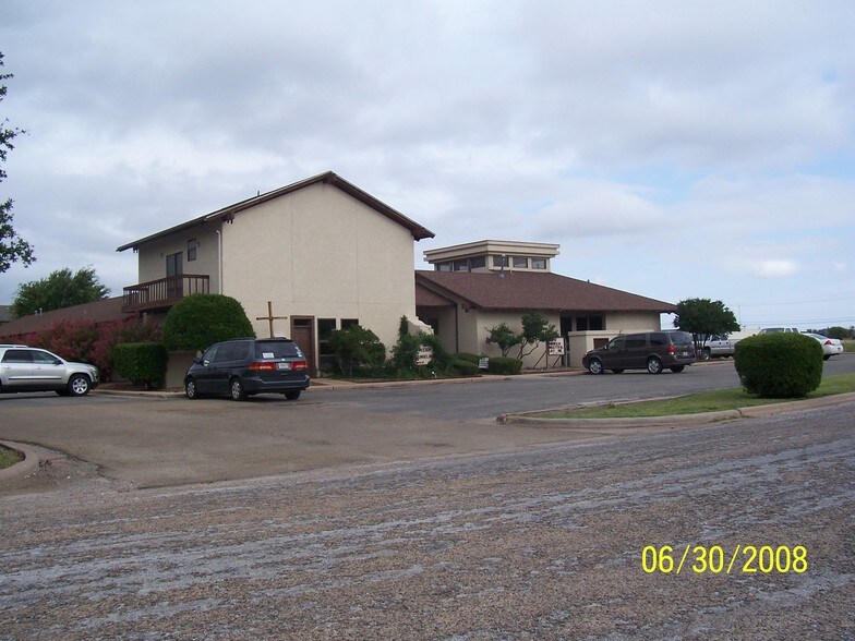 More Photos Of 1215 E South 11th St, Abilene Office For Lease