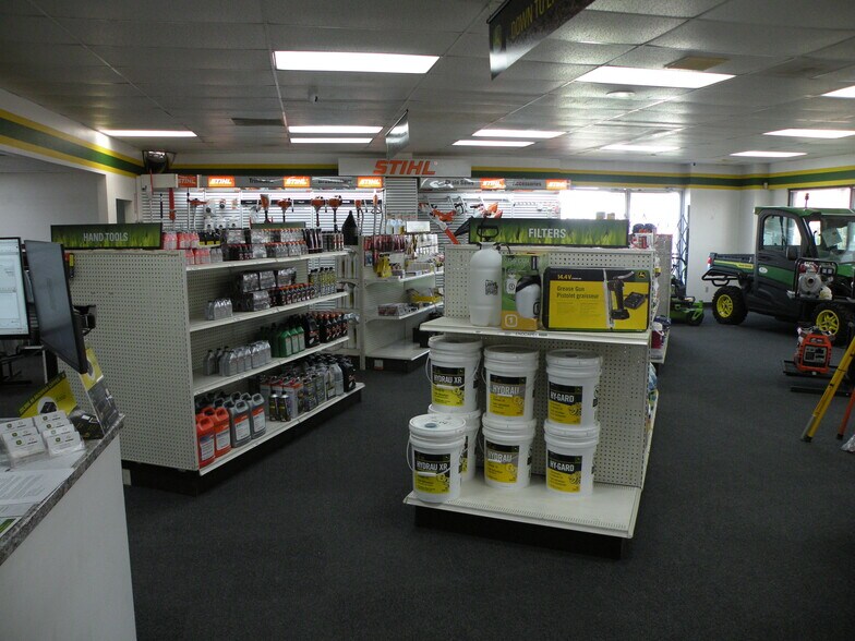 More Photos Of 45223 23rd St W, Lancaster Auto Dealership For Sale