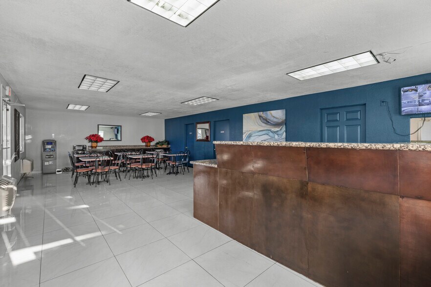 More Photos Of 4021 N 27th Ave, Phoenix Hotel For Sale