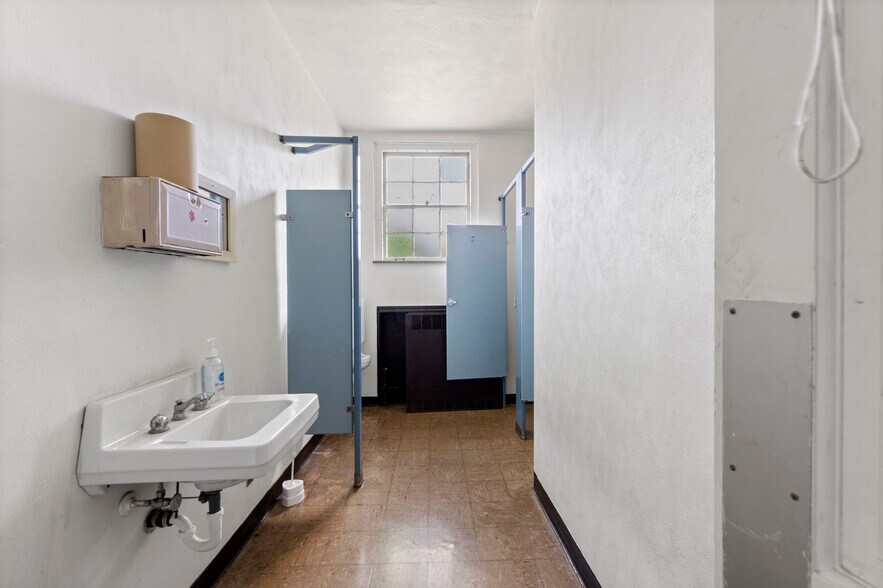 More Photos Of 500 Thompson Ave, Clairton Religious Facility For Sale