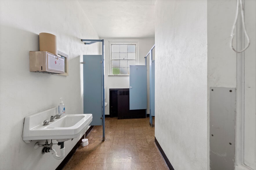 More Photos Of 500 Thompson Ave, Clairton Religious Facility For Sale