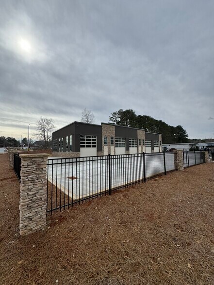 More Photos Of 100 Park Place Way, Carrollton Industrial For Sale