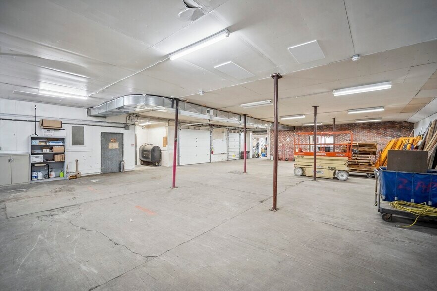 More Photos Of 2025 Pine St, Palmer Warehouse For Sale