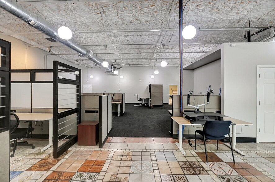 More Photos Of 450 94th Ave N, Saint Petersburg Freestanding For Lease