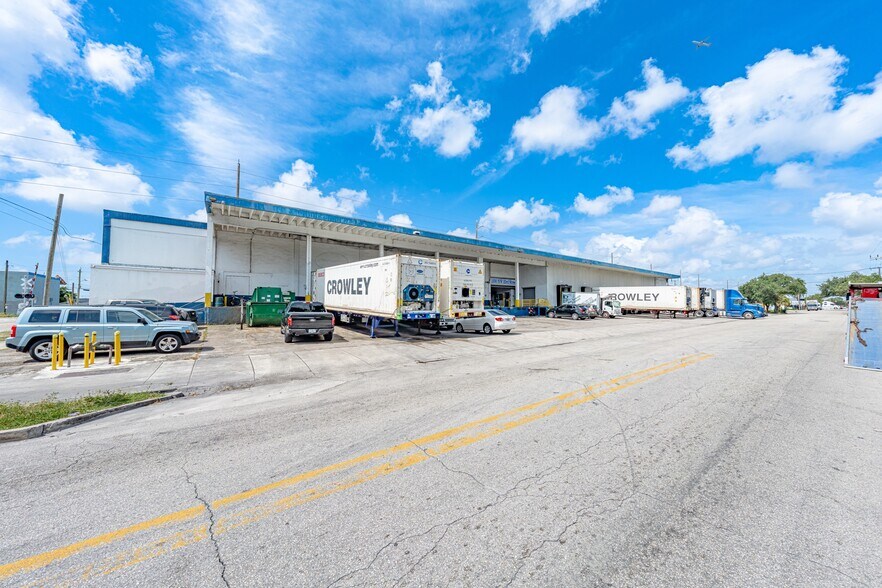 More Photos Of 1930 NW 23rd St, Miami Warehouse For Lease
