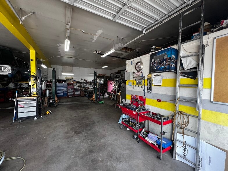 More Photos Of 201 S Navajo St, Denver Auto Repair For Sale