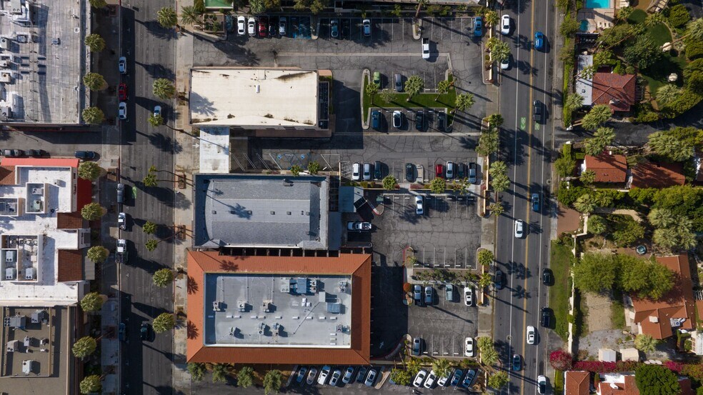 More Photos Of 431 S Palm Canyon Dr, Palm Springs Office For Sale