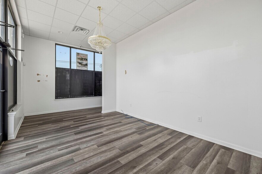 More Photos Of 206 Claire Ave, Oak Grove General Retail For Lease