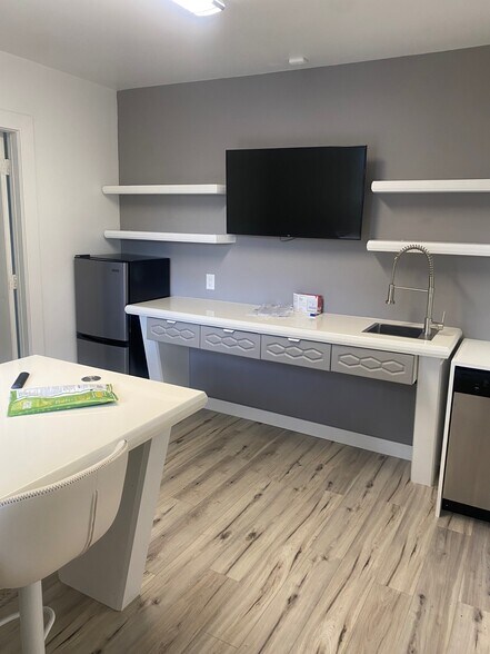 More Photos Of 604 Duchess St, Saskatoon Office For Lease