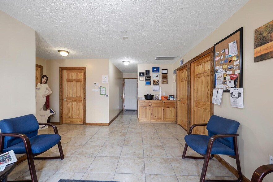 More Photos Of 1302 Shull St, Ava Medical For Sale