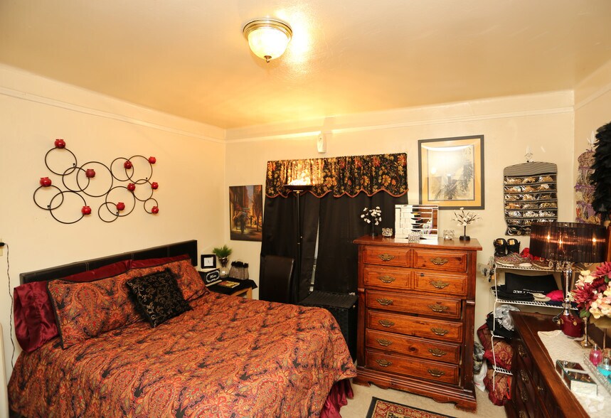 More Photos Of 846 N 15th St, Milwaukee Apartments For Sale