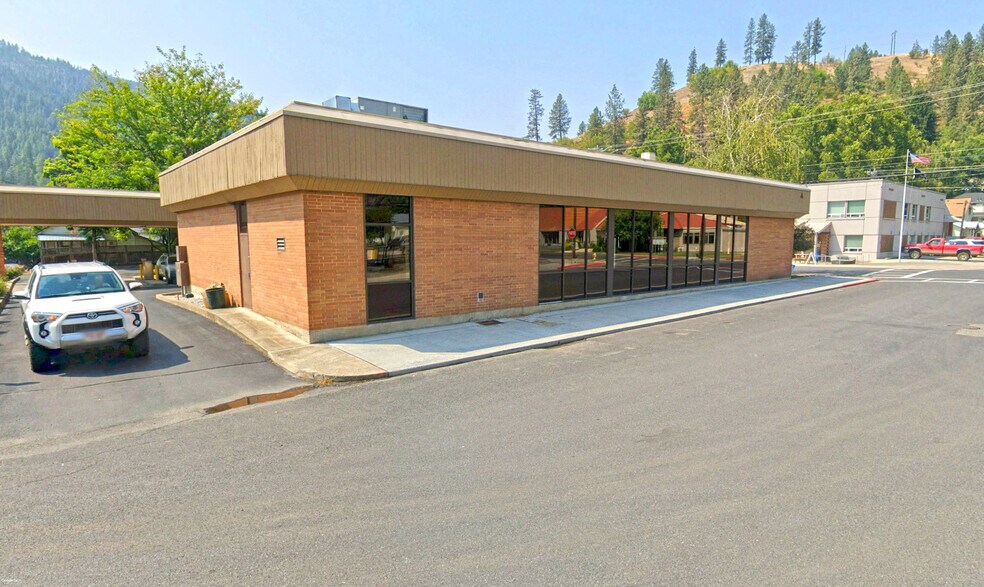 More Photos Of 333 Michigan Ave, Orofino General Retail For Sale