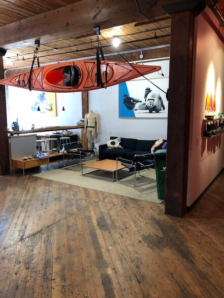More Photos Of 1104 NW 15th Ave, Portland Office For Lease