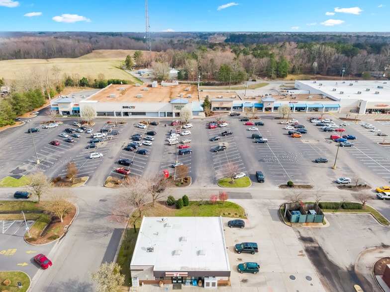 More Photos Of 6533-6585 Market Dr, Gloucester Unknown For Lease