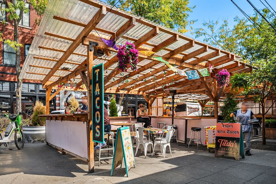 More Photos Of 5239 Ballard Ave, Seattle Storefront For Sale