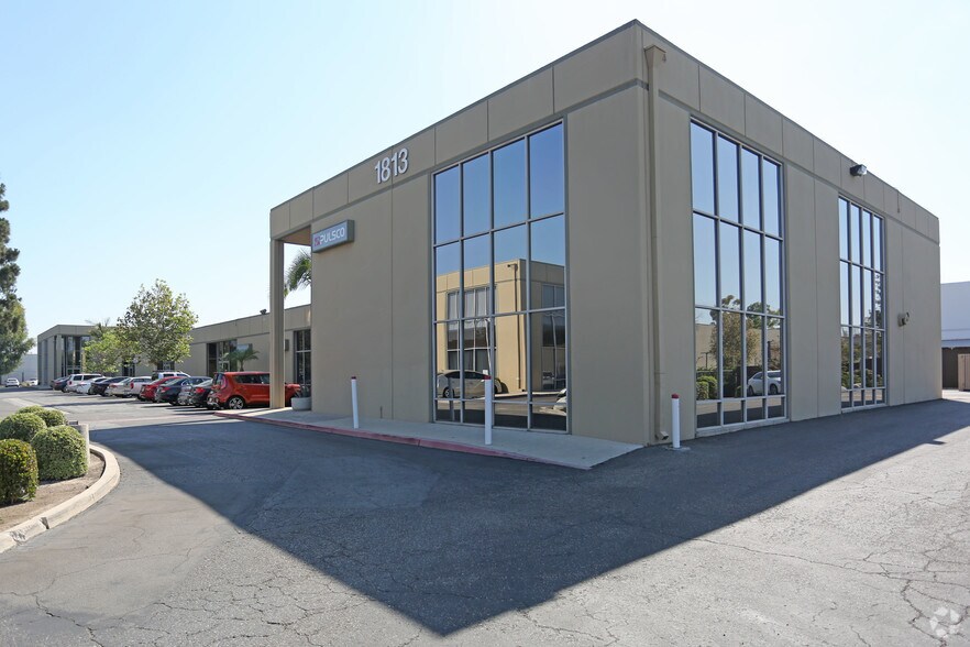 More Photos Of 1813 E Dyer Rd, Santa Ana Light Manufacturing For Lease