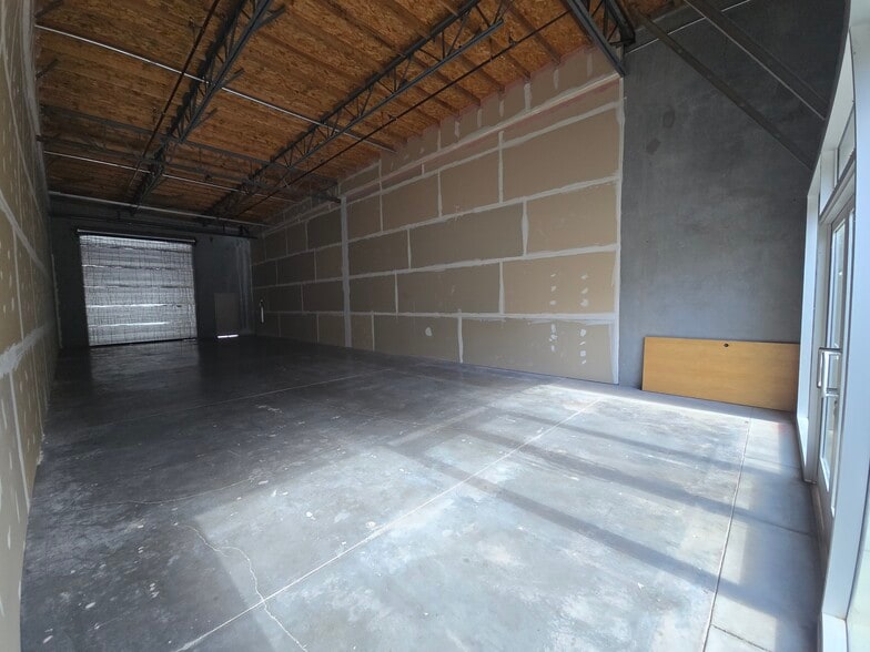 More Photos Of 7500 Arroyo Cir, Gilroy Light Distribution For Sale