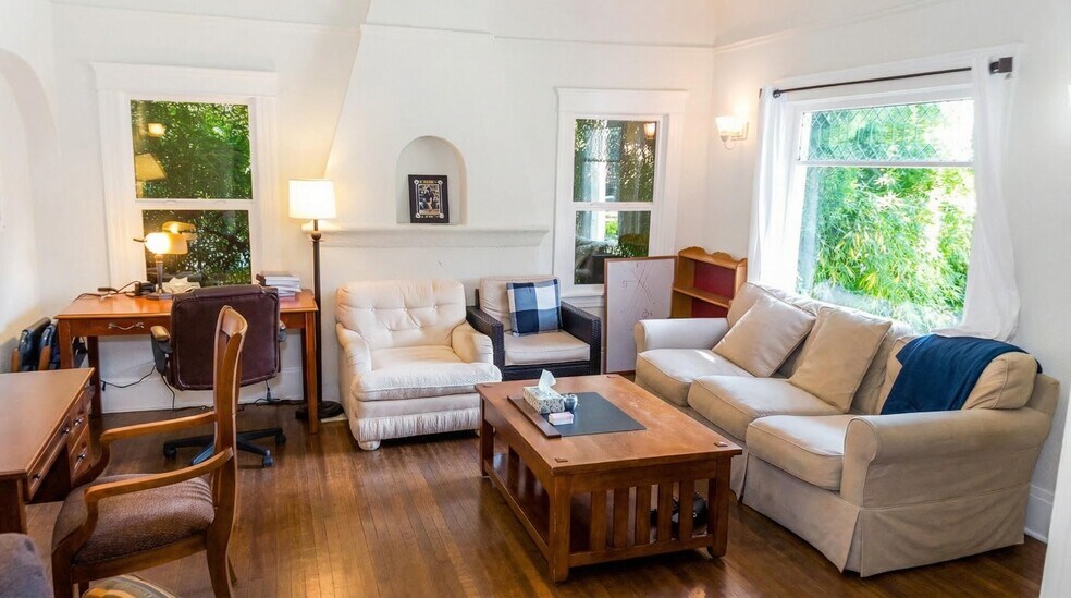 More Photos Of 2633 Regent St, Berkeley Dormitory For Sale