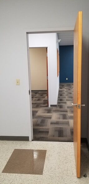 More Photos Of 2435 Nooseneck Hill Rd, Coventry Storefront Retail Office For Lease