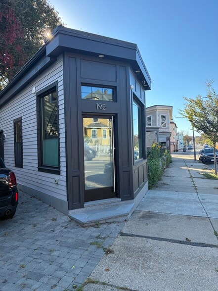 More Photos Of 192 Belgrade Ave, Roslindale Loft Creative Space For Sale