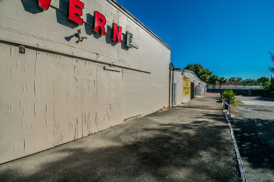 More Photos Of 4214 W Virginia Ave, Tampa Warehouse For Lease