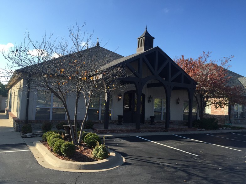 More Photos Of 11122 S Yale Ave, Tulsa Office For Lease
