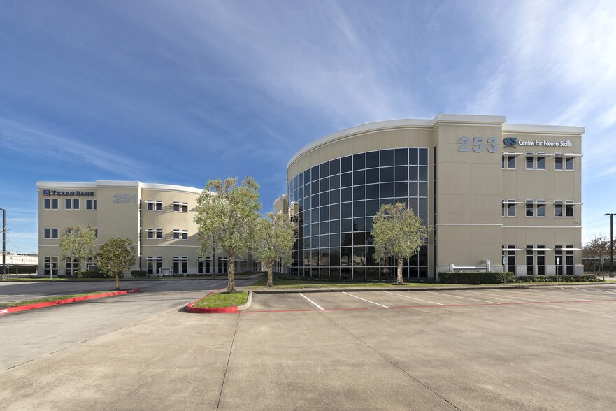 251 Medical Center Blvd, Webster, TX 77598 Medical Office For Lease