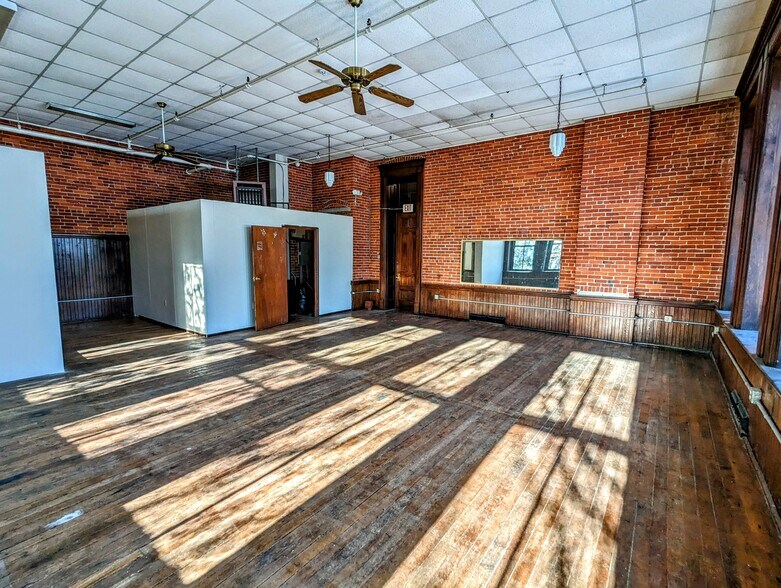 More Photos Of 2617 Peach St, Erie Office For Lease