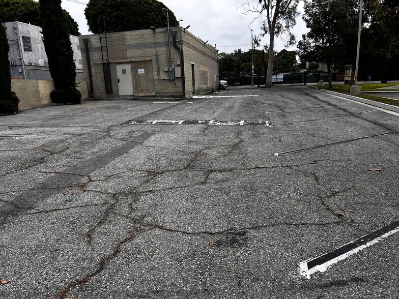 More Photos Of 8031 Greenleaf Ave, Whittier Freestanding For Lease