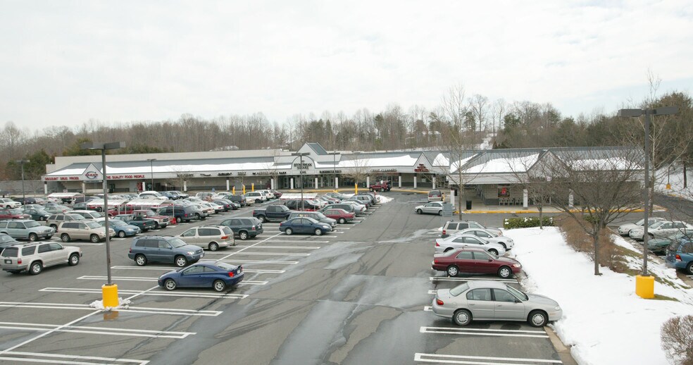 More Photos Of 7475-7561 Huntsman Blvd, Springfield Unknown For Lease