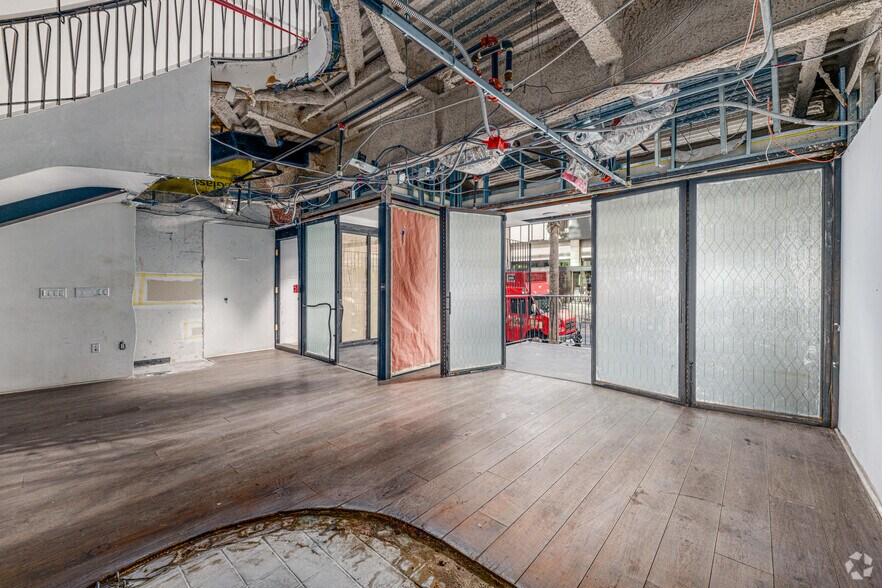 More Photos Of 701 W 7th St, Los Angeles Apartments For Lease
