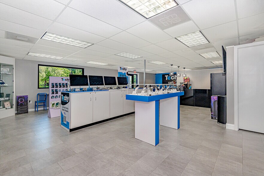 More Photos Of 3000 SW 4th Ave, Fort Lauderdale Warehouse For Lease