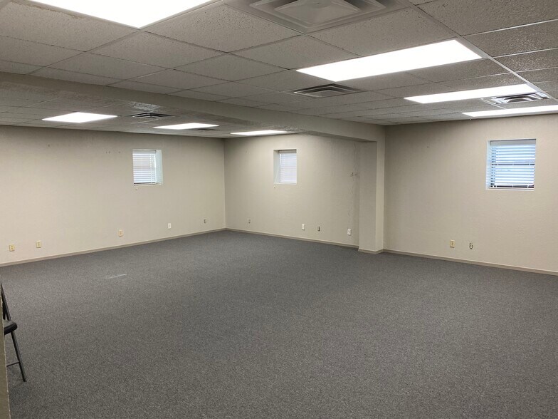 More Photos Of 522 Benson Ln, Roanoke Office For Lease