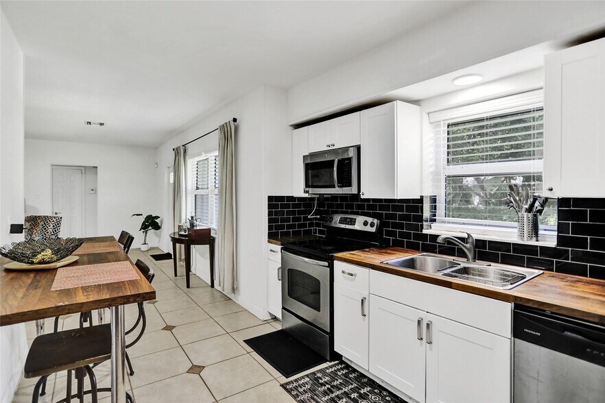 More Photos Of 76 NE 49th St, Miami Apartments For Sale