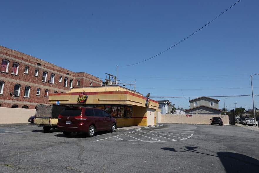More Photos Of 261 E Vernon Ave, Los Angeles Fast Food For Lease