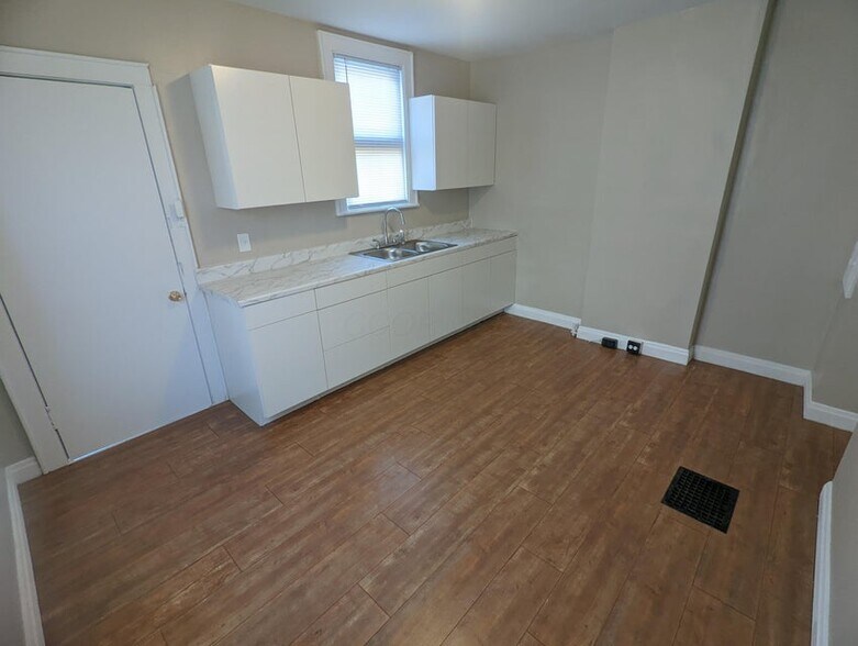 More Photos Of 1566 E Blake Ave, Columbus Multifamily For Sale