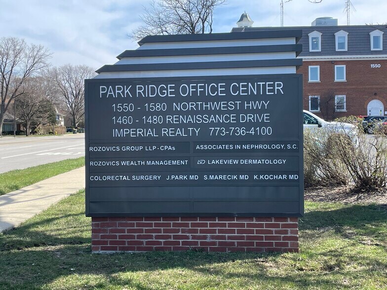 More Photos Of 1550 N Northwest Hwy, Park Ridge Medical For Lease