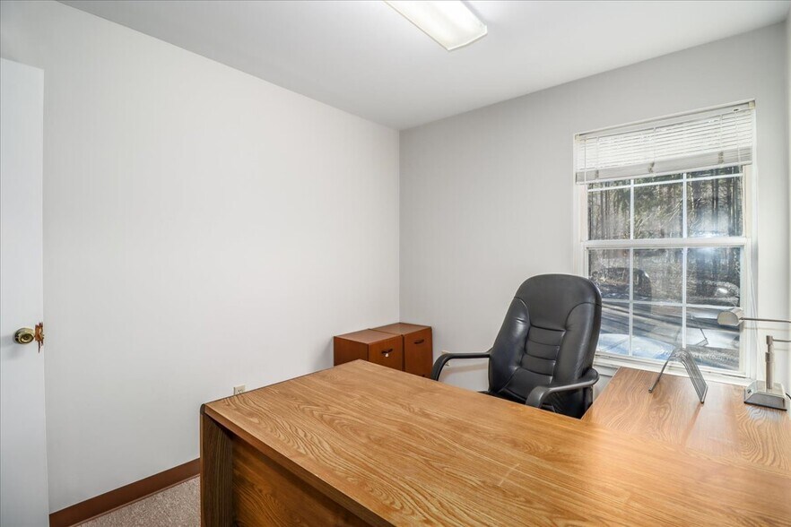 More Photos Of 219 Kent Rd, New Milford Office For Lease