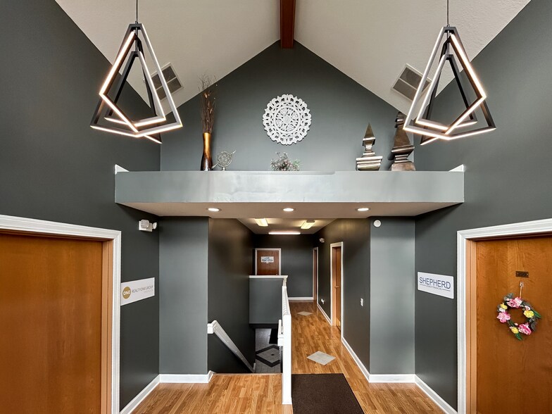 More Photos Of 10729 Coldwater Rd, Fort Wayne Office For Sale
