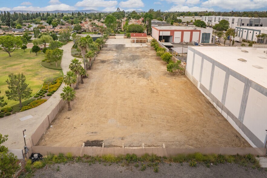 More Photos Of 2023 S Bon View Ave, Ontario Industrial For Sale