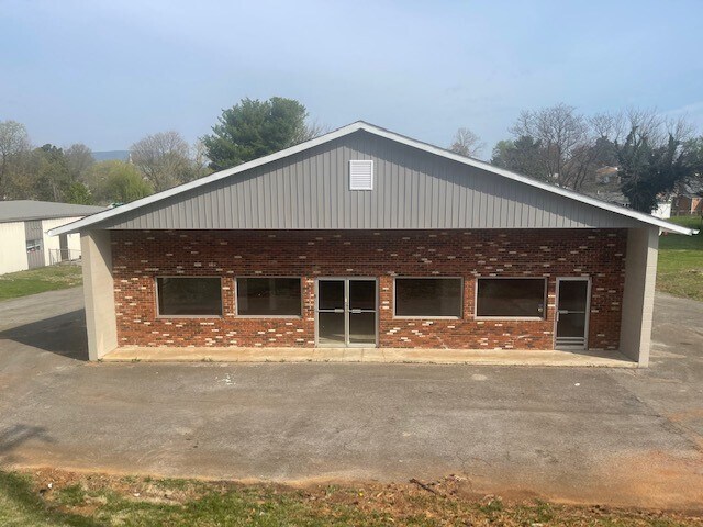 Primary Photo Of 2121 Roanoke Blvd, Salem Light Distribution For Lease