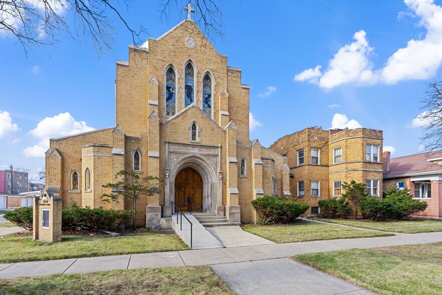 More Photos Of 318 E 74th St, Chicago Specialty For Sale