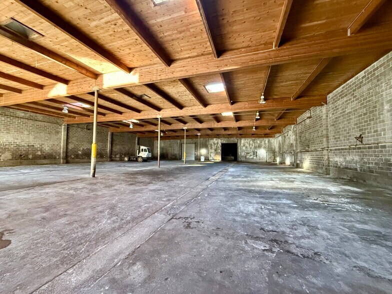 More Photos Of 9100 N Wilbur Ave, Portland Warehouse For Sale