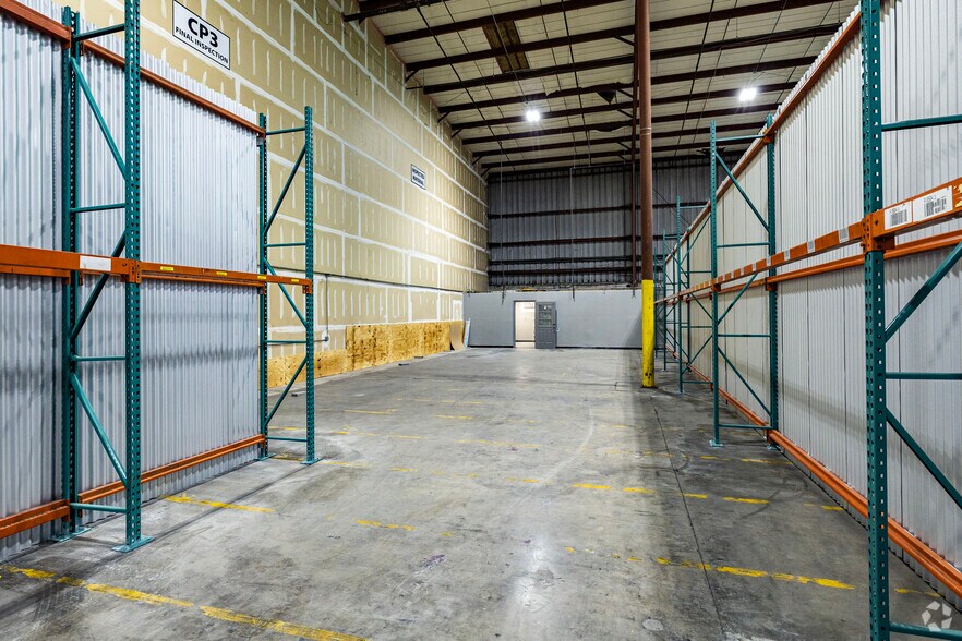 More Photos Of 5806 N 53rd St, Tampa Distribution For Lease