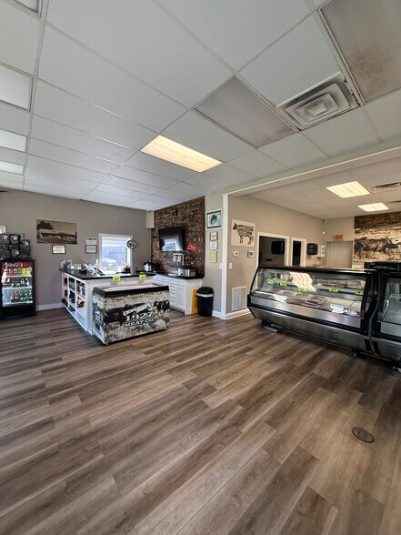 More Photos Of 3520 Nederland Ave, Nederland Restaurant For Sale