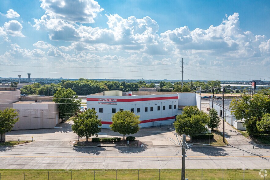 More Photos Of 13990-14000 N Stemmons Fwy, Farmers Branch Freestanding For Lease