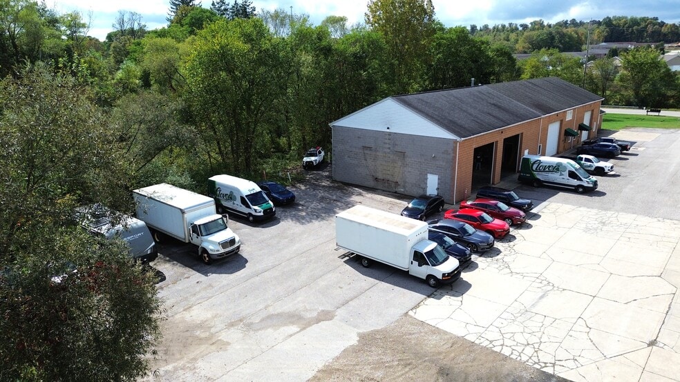 More Photos Of 17111 Munn Rd, Chagrin Falls Light Manufacturing For Sale