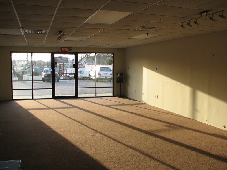 More Photos Of 380 E Main St, Milford Freestanding For Sale