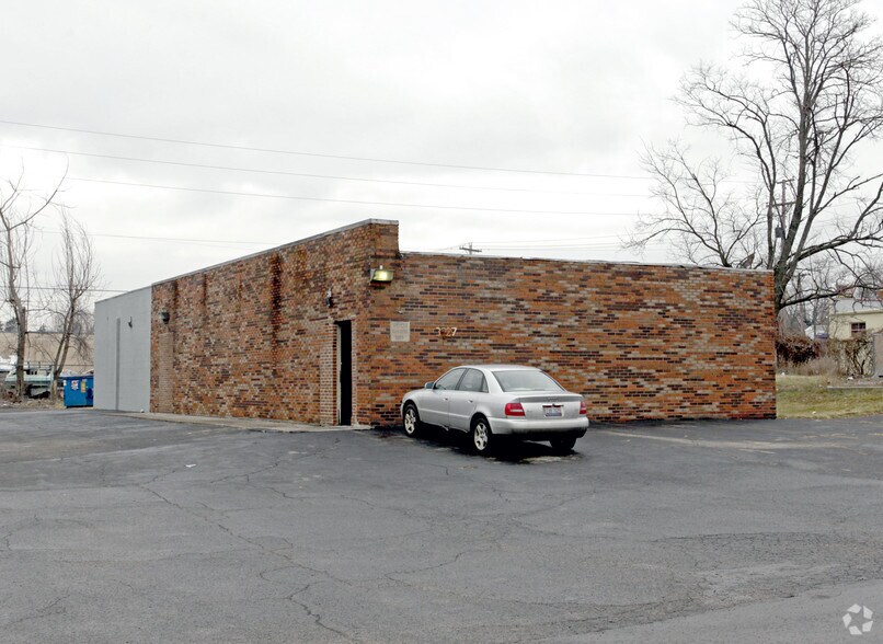 Primary Photo Of 3927 Free Pike, Dayton Freestanding For Sale